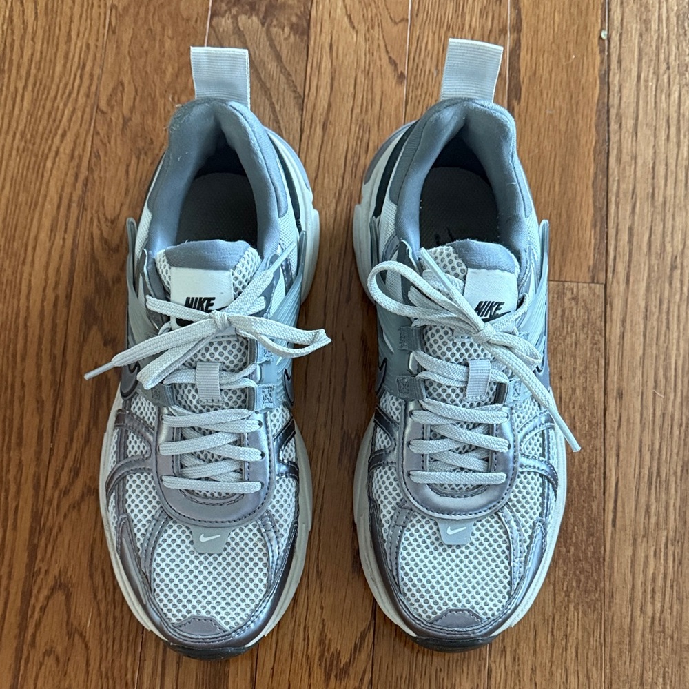 Nike V2K running shoes